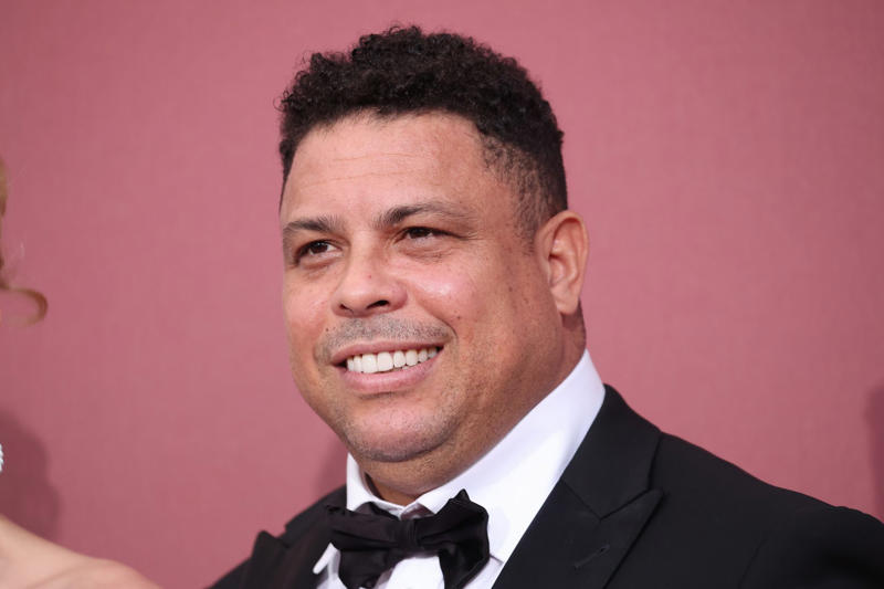 Running for president, Still winning off the pitch, Humble beginnings in Rio de Janeiro, His first club, From his home town to Cruzeiro, Off to Europe, PSV Eindhoven, 1994 World Cup, FC Barcelona and the best player in the world, Inter Milan, Once again, the best in the world, The 1998 World Cup Final, In shock, Rise and fall, Injuries, Overcoming hardships, From Italy back to Spain, Real Madrid, Retirement, Businessman, President of Real Valladolid, Owner of Cruzeiro Esporte Clube, A good investment, Owner of Octagon Brazil, The Phenomenon in a documentary, R9 Asset &amp; Financial Management, Personal life, A very brief marriage, One more son, Maria Beatriz Antony, Celina Locks