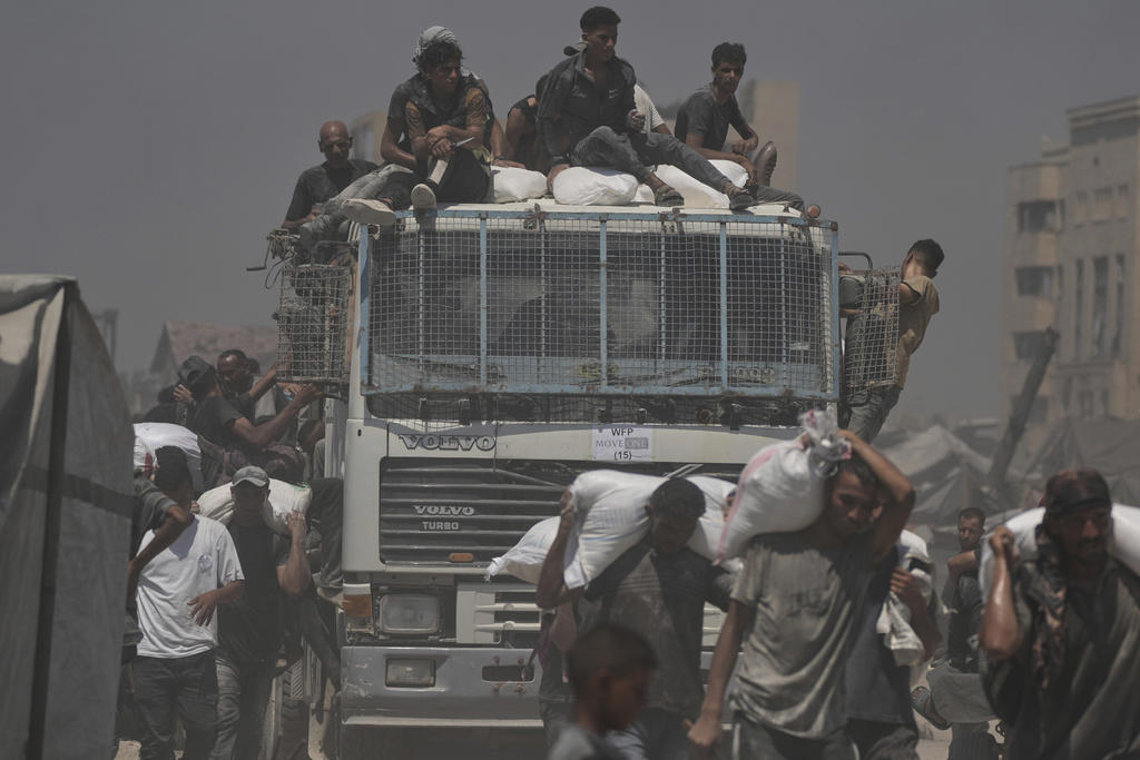 ‘Every delay is measured by another funeral’, Questions over ceasefire talks, Troubles with aid delivery, Killed while seeking aid