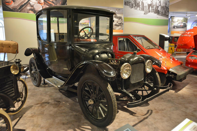 Woods Dual-Power (1916) Roper steam carriage (1865), Ford 999 (1902), Holsman Runabout (1903), Scripps-Booth Rocket (1913), Detroit-Electric Model 47 (1914), Brewster Town Landaulet (1915), Chevrolet Royal Mail (1915), Woods Dual-Power (1916), Chrysler B-70 (1924), Essex Coach (1924), Ford Flivver (1926), Blue Bird school bus (1927), Lincoln Zephyr (1936), Lincoln Bubbletop (1950), Crosley Hotshot (1951), Chrysler 300-B (1956), Cornell-Liberty Safety Car (1957), Ford Mustang I concept (1962), Buick Riviera (1963), Chrysler turbine car (1963), Ford Mustang (1965), Toyota Corona (1966), Ford Mark IV (1967), Mercury Cougar (1968), Lincoln presidential limousine (1972), Chrysler Newport (1973), Dodge Omni (1978), Comuta-Car (1980), Ford Escort (1981), Plymouth Voyager (1984), Ford Taurus (1986), General Motors EV1 (1997), Toyota Prius (1997), Ford Focus Electric (2009)