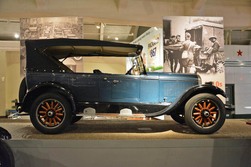 Chrysler B-70 (1924) Roper steam carriage (1865), Ford 999 (1902), Holsman Runabout (1903), Scripps-Booth Rocket (1913), Detroit-Electric Model 47 (1914), Brewster Town Landaulet (1915), Chevrolet Royal Mail (1915), Woods Dual-Power (1916), Chrysler B-70 (1924), Essex Coach (1924), Ford Flivver (1926), Blue Bird school bus (1927), Lincoln Zephyr (1936), Lincoln Bubbletop (1950), Crosley Hotshot (1951), Chrysler 300-B (1956), Cornell-Liberty Safety Car (1957), Ford Mustang I concept (1962), Buick Riviera (1963), Chrysler turbine car (1963), Ford Mustang (1965), Toyota Corona (1966), Ford Mark IV (1967), Mercury Cougar (1968), Lincoln presidential limousine (1972), Chrysler Newport (1973), Dodge Omni (1978), Comuta-Car (1980), Ford Escort (1981), Plymouth Voyager (1984), Ford Taurus (1986), General Motors EV1 (1997), Toyota Prius (1997), Ford Focus Electric (2009)