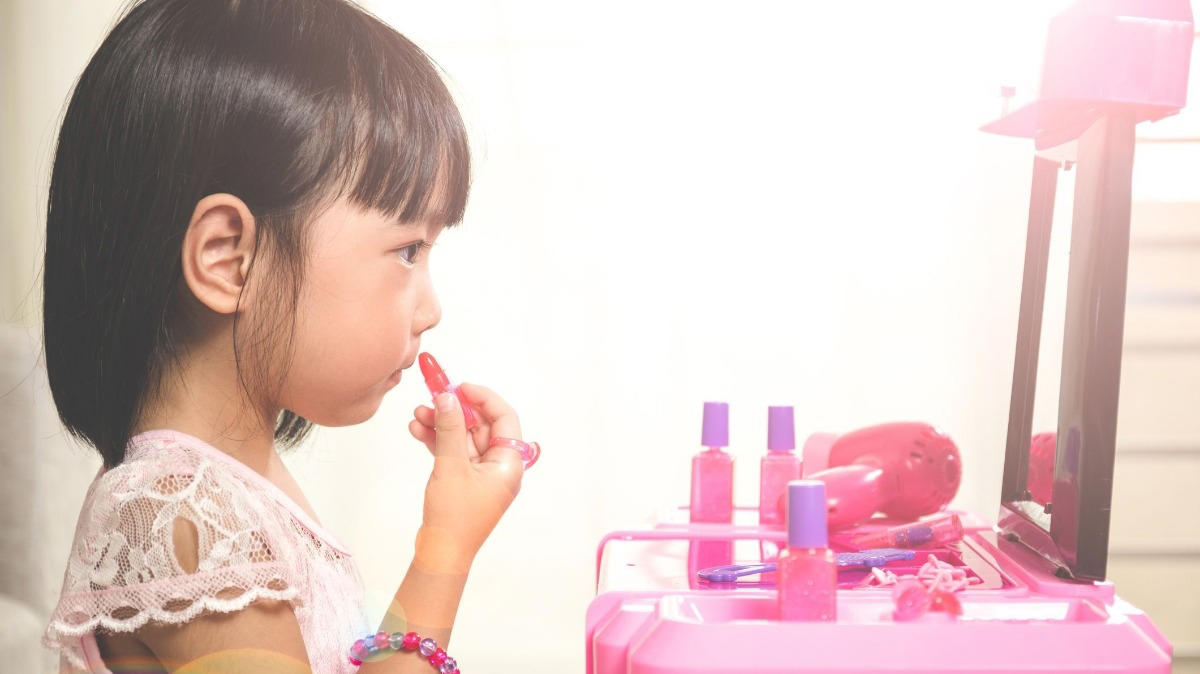 半数が抱える肌トラブルとスキンケアの実情, 平均8.7歳から──加速する“低年齢メイク”のリスク, 専門家が警鐘：子どもの肌は丈夫という誤解, 未来の肌を守るために、今知るべきこと