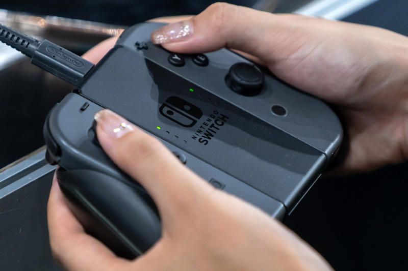 Nintendo Switch 2: strange release in Juni, Released as the successor to the Switch, Accelerating high-price resale of home video game consoles, Two versions available: Japan-only and multilingual, A system to prevent high-priced resale overseas, Applying for the reservation lottery was difficult, Reselling on black-market apps, Measures against resales while also linking with black-market apps, Some sites even prohibit the listing of the Switch 2 itself