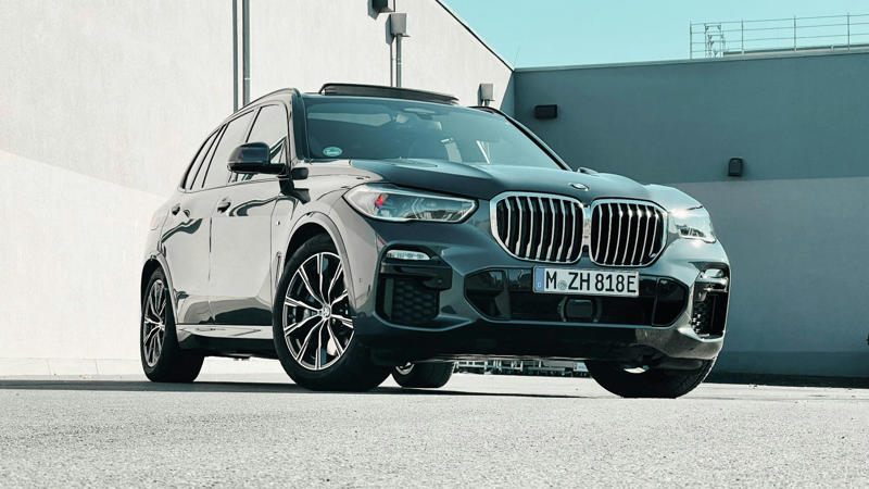 9. BMW X5 1. Jeep Grand Cherokee, 2. Nissan Xterra, 3. Suzuki Samurai, 4. Jeep Wrangler YJ, 5. Subaru Forester, 6. Toyota Tacoma, 7. Toyota 4Runner, 8. Isuzu Trooper, 9. Subaru Crosstrek Wilderness, 10. Jeep Gladiator, 1. Mercedes-Benz G-Wagon, 2. Hummer H1, 3. Rivian R1S, 4. Toyota Land Cruiser, 5. Dodge Durango SRT Hellcat, 6. Jeep Grand Wagoneer, 7. Land Rover Range Rover Sport, 8. Nissan Titan Pro-4X, 9. BMW X5, 10. Porsche Cayenne