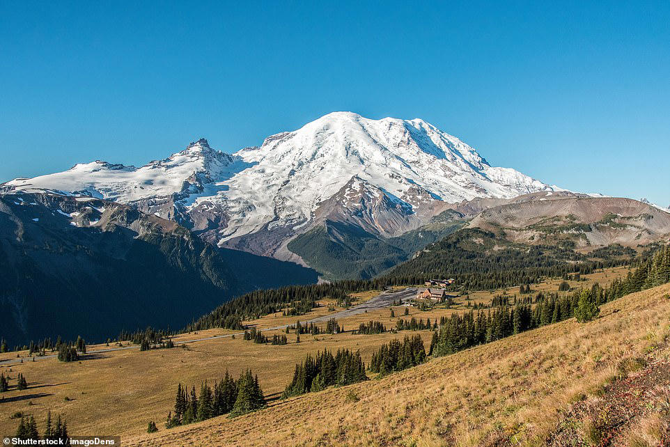 Largest earthquake swarm ever recorded at Mount Rainier