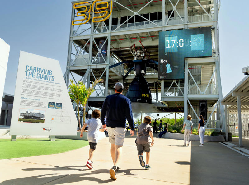 Top attractions in the world, Top attractions in the US, Top experiences in the world, Top experiences in the US