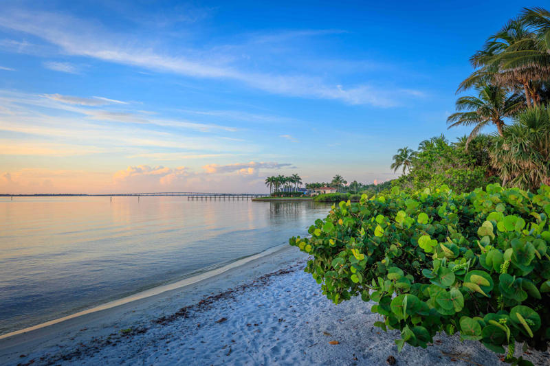 Enjoy Beaches And Water Sports, Explore Nature Preserves And Parks, Immerse Yourself In Local Arts And Culture, Where To Eat
