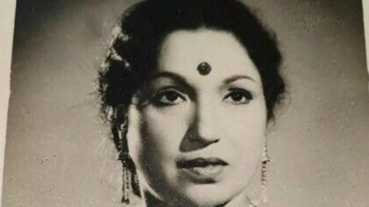 She Was Honoured with a Padma Shri A Slap Changed Her Life Forever, She Was a Heroine Before Becoming the Iconic Villain, She Acted in Over 700 Films, She Played a Pivotal Role in Anand and Shree 420, She Was Honoured with a Padma Shri