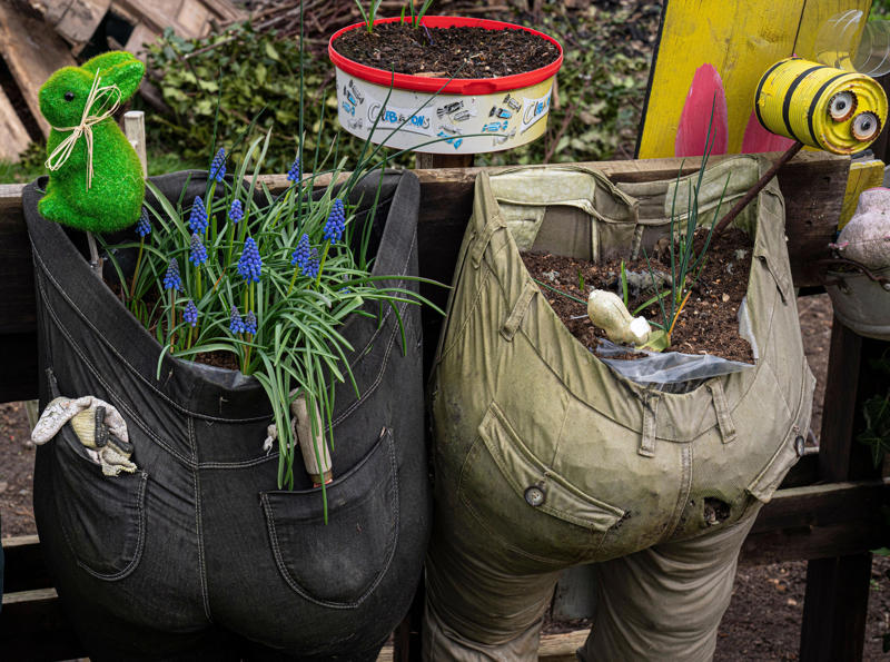 They help people connect, They encourage healthy eating, They tackle gardening guilt, They encourage kindness, They help people with illnesses, They encourage recycling creativity, They promote seed-saving