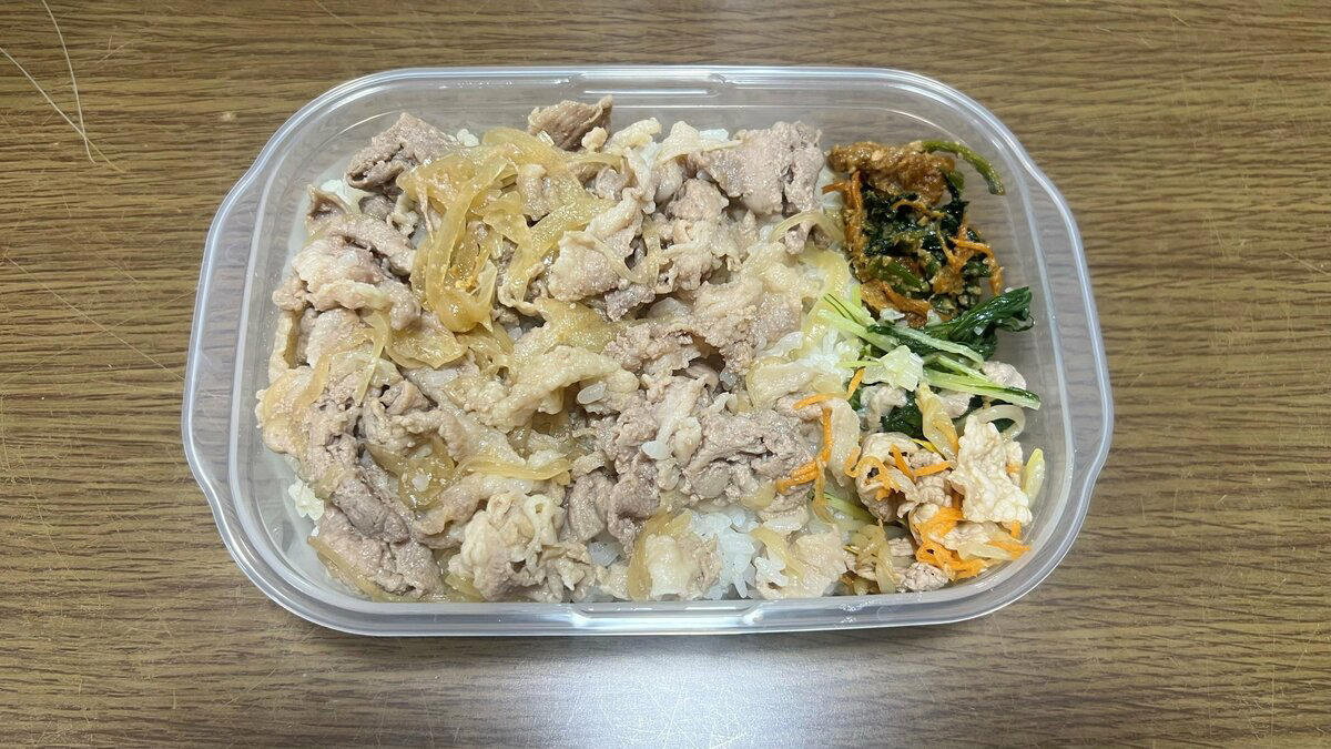 料理する余裕がない日こそ「冷凍弁当」がオススメ, 1：華やかで家族も喜ぶ「3色丼弁当」, 2：冷凍パスタは卒業「ナスとチキンの和風パスタ弁当」, 3：コスパ最高の「チキンカツ弁当」, 4：野菜たっぷり「焼きうどん弁当」, 5：手軽につくれて最高な「豚丼弁当」, 「冷凍つくりおき弁当」はメリットだらけ