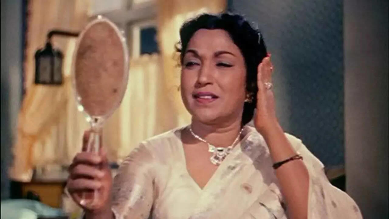 She Played a Pivotal Role in Anand and Shree 420 A Slap Changed Her Life Forever, She Was a Heroine Before Becoming the Iconic Villain, She Acted in Over 700 Films, She Played a Pivotal Role in Anand and Shree 420, She Was Honoured with a Padma Shri