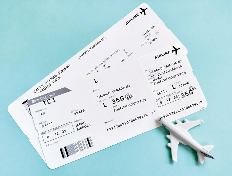 マイルやクレカポイントを貯めれば航空券代や宿泊費が大幅ダウン！, ANAとJALのどっち？損しないマイレージプログラムの選び方, ANAの「いっしょにマイル割」で同行者の航空券がまるごとおトクに！, JALの「どこかにマイル」で旅ガチャで格安旅行が楽しめる
