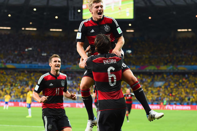 25. Bastian Schweinsteiger vs. Argentina (final, 2014), 23. Franco Baresi vs. Brazil (final, 1994), 22. Just Fontaine vs. West Germany (third-place play-off, 1958), 21. Oleg Salenko vs. Cameroon (group stage, 1994), 20. Eusebio vs. North Korea (quarter-final, 1966), 19. Lothar Matthäus vs. Yugoslavia (group stage, 1990), 18. Arjen Robben vs. Spain (group stage, 2014), 17. Eden Hazard vs. Brazil (quarter-final, 2018), 15. Lionel Messi vs. Croatia (semi-final, 2022), 14. Toni Turek vs. Hungary (final, 1954), 13. Kylian Mbappé vs. Argentina (round of 16, 2018), 12. Zinedine Zidane vs. Brazil (final, 1998), 11. Fabio Cannavaro vs. Germany (semi-final, 2006), 10. Tim Howard vs. Belgium (round of 16, 2014), 9. Paolo Rossi vs. Brazil (second group stage, 1982), 8. Bobby Moore vs. Brazil (group stage, 1970), 6. Toni Kroos vs. Brazil (semi-final, 2014), 5. Geoff Hurst vs. West Germany (final, 1966), 4. Diego Maradona vs. Belgium (semi-final, 1986), 3. Pelé vs. Sweden (final, 1958), 2. Zinedine Zidane vs. Brazil (quarter-final, 2006)