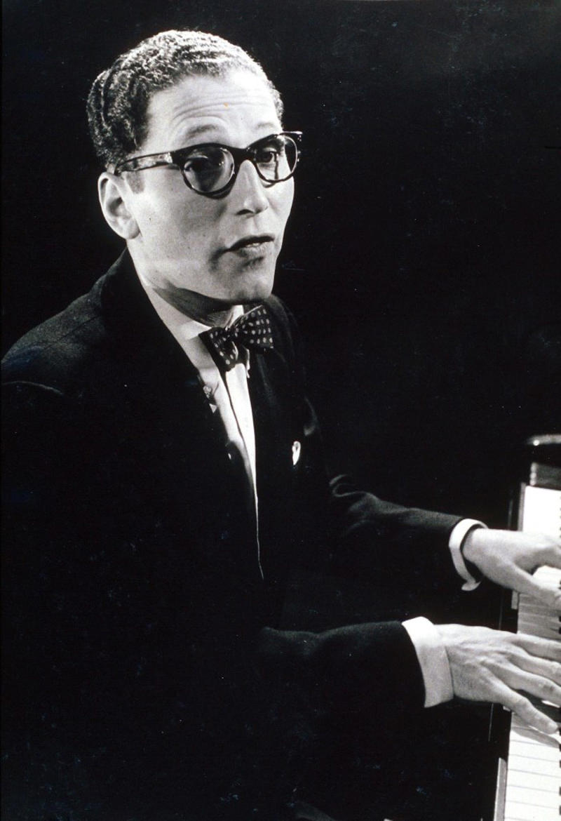 American musician and satirist dies aged 97