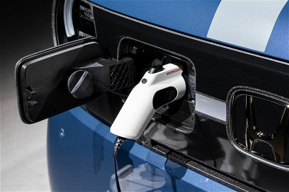 ホンダの軽EV戦略, N-ONE e:のターゲット層, N-ONE e:のエクステリアデザイン, N-ONE e:のインテリアデザイン, いわゆるワンペダル操作にも対応, 上級グレードのe:Lはナビを装備, 気になる価格について