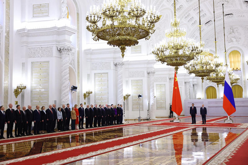 元ロシア将校の貴重な証言, ロシア連邦警護庁とは, 単なる亡命者ではない, プーチン大統領の通信セキュリティ, ドシエセンターとは, 10時間におよぶ証言, 亡命者の中ではもっともエリート, 新型コロナウイルス, 「いまだに自主隔離」, 「世界との接点を失ってしまった」, 「病的なまでの不安」, 驚くべきことではない？, 暗殺に対する恐れ, 指名手配されたカラクロフ, 「病気ではない」, 病欠はほとんどなし
