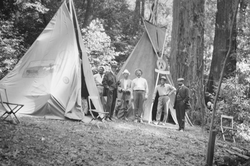 A summer camp like no other, A real who's who of America's 1%, Exclusive and secret, It will take a while (and a lot of money), Anything but bohemians, Located north of San Francisco, The Cremation of Care, A good time for networking like any other, Mysterious woods, Uninvited guest, Friends in high places
