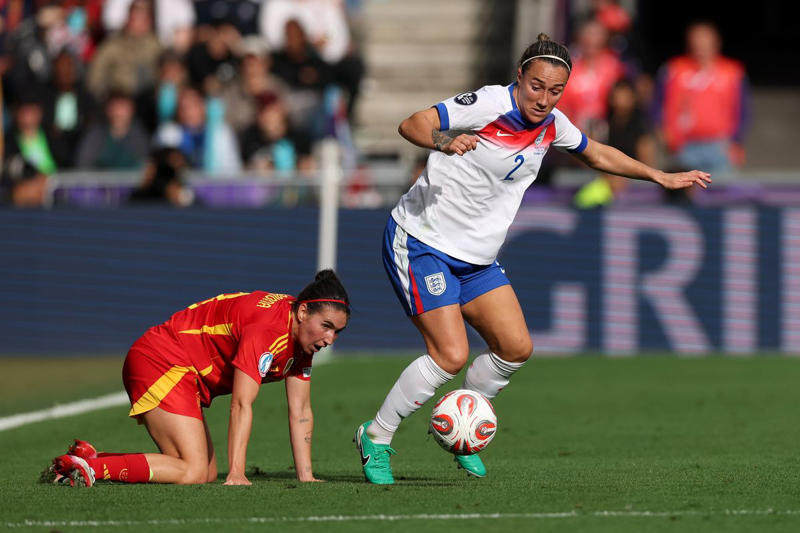 Chloe Kelly missed three penalties in practice , Lucy Bronze played the entire tournament with a broken leg, Hannah Hampton's little-known eye condition, Spain were the favourites to win