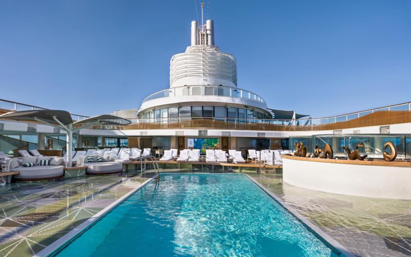 1. Where does Oceania cruise?, 2. Who does Oceania Cruises appeal to?, 3. Oceania Cruises’ fleet, Regatta-class, Oceania-class ships, Allura-class ships, 4. Loyalty scheme, 5. Access for guests with disabilities