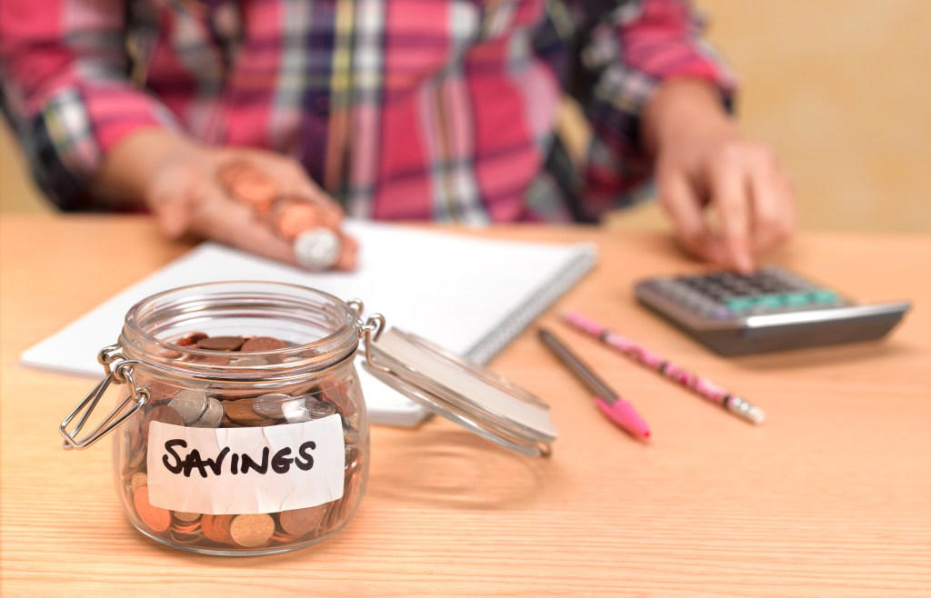 How much money does the average UK person have saved?