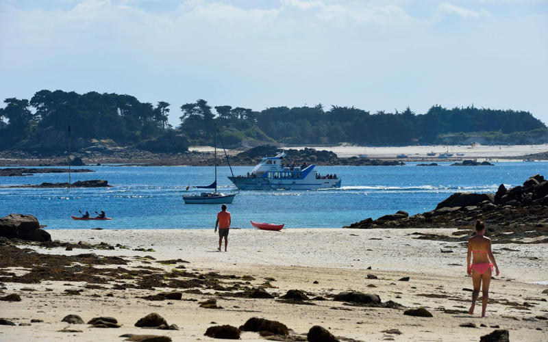 10. Frioul, Provence, 9. Embiez, Provence, Brittany, 7. Port-Cros, Provence, Brittany, 5. Bréhat, Brittany, 4. Oléron, Charente Maritime, 3. Porquerolles, Provence, 2. Belle Île, Brittany, 1. Ouessant, Brittany