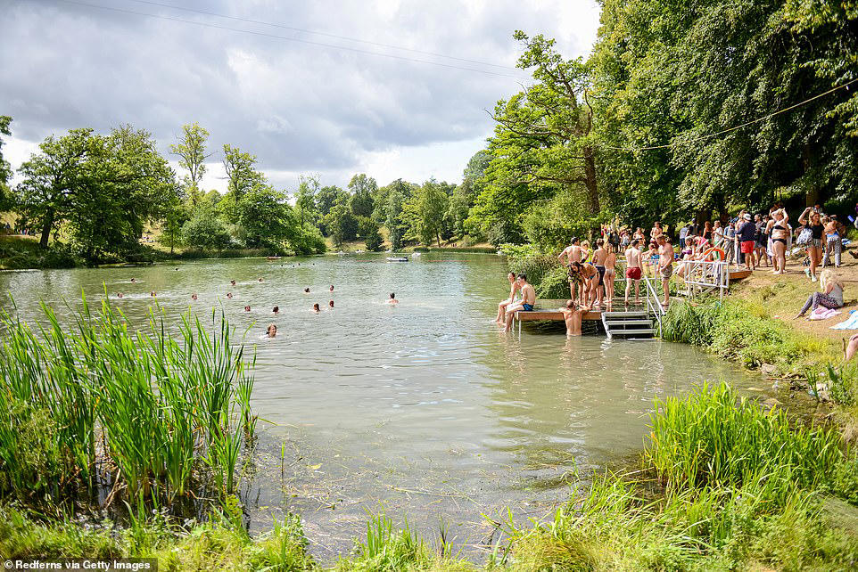 JD Vance's family holiday destination in Cotswolds 'revealed'