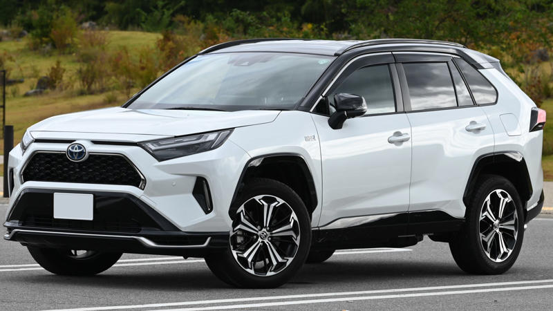 1. Chevrolet Suburban, 2. Ford Expedition MAX, 3. GMC Yukon XL, 4. Jeep Grand Wagoneer L, 5. Toyota Sequoia, 6. Nissan Armada, 7. Cadillac Escalade ESV, 8. Lincoln Navigator L, 9. Infiniti QX80, 10. Mercedes-Benz GLS, 1. Honda CR-V, 2. Toyota RAV4, 3. Mazda CX-5, 4. Subaru Forester, 5. Hyundai Tucson, 6. Kia Sportage, 7. Ford Escape, 8. Nissan Rogue, 9. Volkswagen Tiguan, 10. Chevrolet Equinox