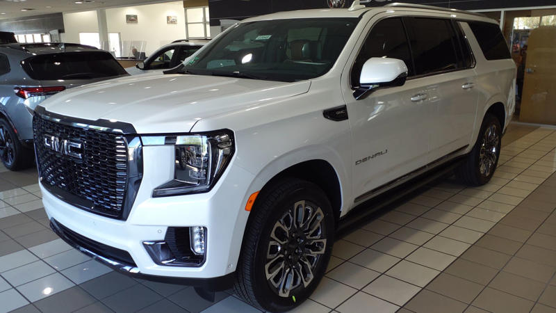 1. Chevrolet Suburban, 2. Ford Expedition MAX, 3. GMC Yukon XL, 4. Jeep Grand Wagoneer L, 5. Toyota Sequoia, 6. Nissan Armada, 7. Cadillac Escalade ESV, 8. Lincoln Navigator L, 9. Infiniti QX80, 10. Mercedes-Benz GLS, 1. Honda CR-V, 2. Toyota RAV4, 3. Mazda CX-5, 4. Subaru Forester, 5. Hyundai Tucson, 6. Kia Sportage, 7. Ford Escape, 8. Nissan Rogue, 9. Volkswagen Tiguan, 10. Chevrolet Equinox