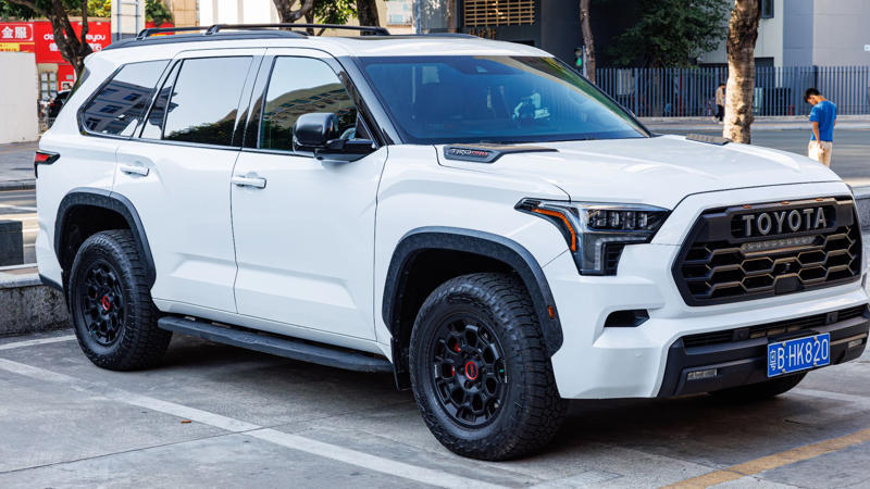 1. Chevrolet Suburban, 2. Ford Expedition MAX, 3. GMC Yukon XL, 4. Jeep Grand Wagoneer L, 5. Toyota Sequoia, 6. Nissan Armada, 7. Cadillac Escalade ESV, 8. Lincoln Navigator L, 9. Infiniti QX80, 10. Mercedes-Benz GLS, 1. Honda CR-V, 2. Toyota RAV4, 3. Mazda CX-5, 4. Subaru Forester, 5. Hyundai Tucson, 6. Kia Sportage, 7. Ford Escape, 8. Nissan Rogue, 9. Volkswagen Tiguan, 10. Chevrolet Equinox