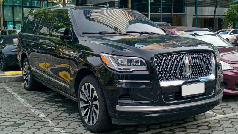 1. Chevrolet Suburban, 2. Ford Expedition MAX, 3. GMC Yukon XL, 4. Jeep Grand Wagoneer L, 5. Toyota Sequoia, 6. Nissan Armada, 7. Cadillac Escalade ESV, 8. Lincoln Navigator L, 9. Infiniti QX80, 10. Mercedes-Benz GLS, 1. Honda CR-V, 2. Toyota RAV4, 3. Mazda CX-5, 4. Subaru Forester, 5. Hyundai Tucson, 6. Kia Sportage, 7. Ford Escape, 8. Nissan Rogue, 9. Volkswagen Tiguan, 10. Chevrolet Equinox