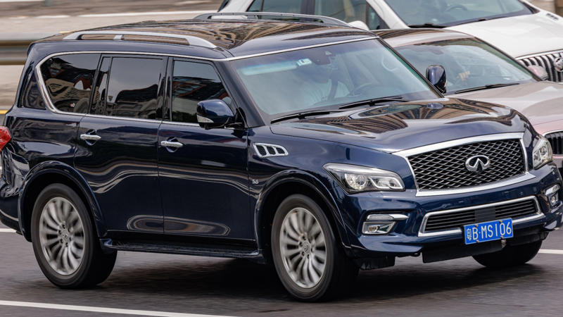 1. Chevrolet Suburban, 2. Ford Expedition MAX, 3. GMC Yukon XL, 4. Jeep Grand Wagoneer L, 5. Toyota Sequoia, 6. Nissan Armada, 7. Cadillac Escalade ESV, 8. Lincoln Navigator L, 9. Infiniti QX80, 10. Mercedes-Benz GLS, 1. Honda CR-V, 2. Toyota RAV4, 3. Mazda CX-5, 4. Subaru Forester, 5. Hyundai Tucson, 6. Kia Sportage, 7. Ford Escape, 8. Nissan Rogue, 9. Volkswagen Tiguan, 10. Chevrolet Equinox