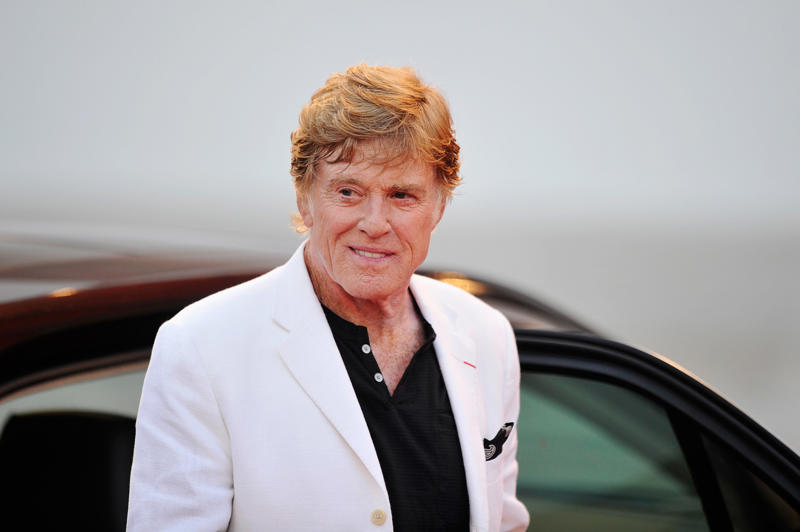 Robert Redford Noam Chomsky, George Soros, Simon Cowell, Jimmy Fallon, Jerry Lee Lewis, Queen Elizabeth II, Dionne Warwick, Clint Eastwood, Barack Obama, Avril Lavigne, Taylor Swift, Celine Dion, Lindsay Lohan, Gabourey Sidibe, Nick Jonas, Justin Bieber, Dwayne Johnson, Abe Vigoda, Zach Braff, Macaulay Culkin, Axl Rose, Michael Jordan, Martin Lawrence, Arnold Schwarzenegger, Carlos Santana, Robert Redford, Chevy Chase, Sean Penn