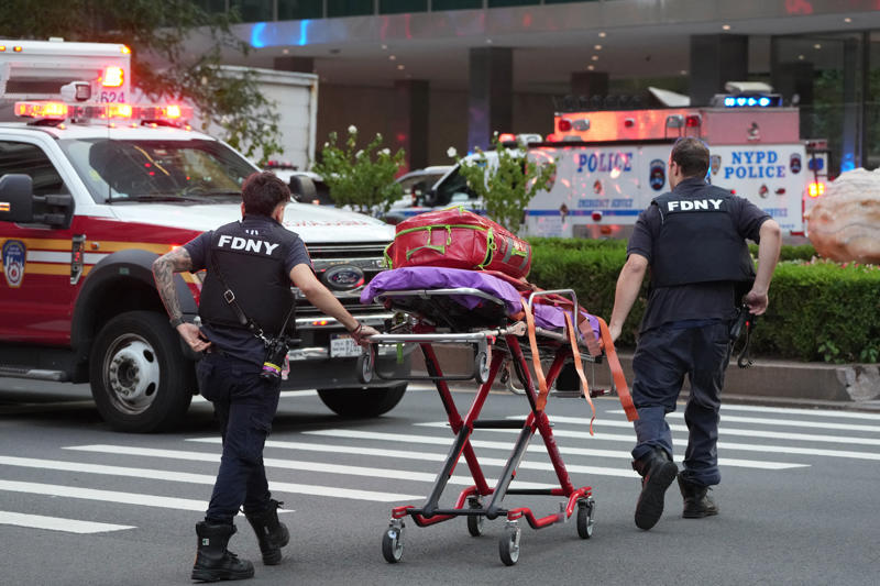 What happened?, Who is the gunman?, Who are the victims and the injured?, What happens next in the investigation?, What have witnesses said?, What has been the reaction from officials?