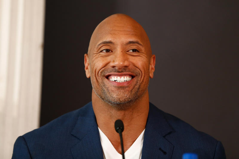 Dwayne Johnson Noam Chomsky, George Soros, Simon Cowell, Jimmy Fallon, Jerry Lee Lewis, Queen Elizabeth II, Dionne Warwick, Clint Eastwood, Barack Obama, Avril Lavigne, Taylor Swift, Celine Dion, Lindsay Lohan, Gabourey Sidibe, Nick Jonas, Justin Bieber, Dwayne Johnson, Abe Vigoda, Zach Braff, Macaulay Culkin, Axl Rose, Michael Jordan, Martin Lawrence, Arnold Schwarzenegger, Carlos Santana, Robert Redford, Chevy Chase, Sean Penn