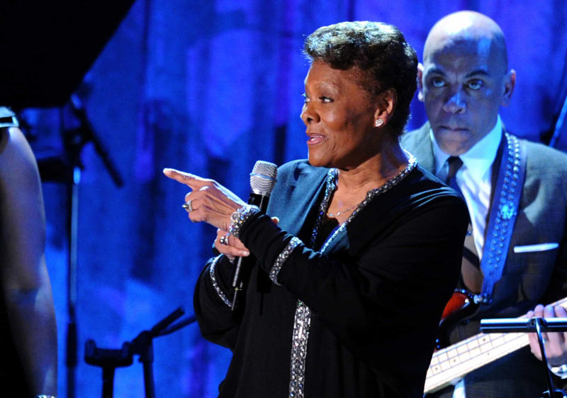 Dionne Warwick Noam Chomsky, George Soros, Simon Cowell, Jimmy Fallon, Jerry Lee Lewis, Queen Elizabeth II, Dionne Warwick, Clint Eastwood, Barack Obama, Avril Lavigne, Taylor Swift, Celine Dion, Lindsay Lohan, Gabourey Sidibe, Nick Jonas, Justin Bieber, Dwayne Johnson, Abe Vigoda, Zach Braff, Macaulay Culkin, Axl Rose, Michael Jordan, Martin Lawrence, Arnold Schwarzenegger, Carlos Santana, Robert Redford, Chevy Chase, Sean Penn