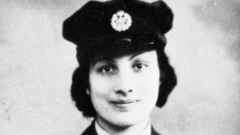 10. Noor Inayat Khan (1914–1944) 1. Rosalind Franklin (1920–1958), 2. Ignaz Semmelweis (1818–1865), 3. Nikola Tesla (1856–1943), 4. Sybil Ludington (1761–1839), 5. Katherine Johnson (1918–2020), 6. Mary Anning (1799–1847), 7. Claudette Colvin (b. 1939), 8. Ching Shih (1775–1844), 9. Lewis Latimer (1848–1928), 10. Noor Inayat Khan (1914–1944), 11. Hypatia Of Alexandria (c. 350–415 CE), 12. Sigrid Undset (1882–1949), 13. Henrietta Lacks (1920–1951), 14. Walter Rodney (1942–1980), 15. Wangari Maathai (1940–2011), 16. Grace Hopper (1906–1992), 17. Hedy Lamarr (1914–2000), 18. John Snow (1813–1858), 19. Zitkála-Šá (1876–1938), 20. Benjamin Banneker (1731–1806)