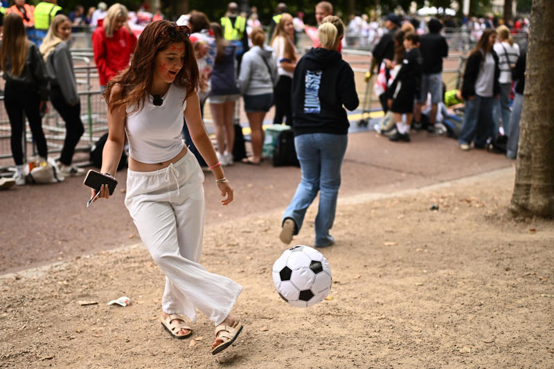 England trophy parade live, Lionesses say 65,000 people attend victory parade celebrations, Princess Beatrice and children join crowds for Lionesses’ football victory parade, England's celebrations go bigger and better, How did the Lionesses celebrate on Monday?, In pictures: Tens of thousands line The Mall, Lionesses leave the stage, In pictures: Lionesses celebrate historic win, Princess Beatrice and family pictured in the crowds, Sweet Caroline blasts along The Mall, England lifts Euros trophy, Chloe Kelly jokes 'What pressure?' as she thanks the crowds, Pictured: Lionesses reach Buckingham Palace, Sarina Wiegman surprised onstage by Burna Boy, Emotional Leah Williamson 'holding back tears' as she thanks crowds, In pictures: Lionesses greet jubilant crowds in victory parade, 'Sweet Caroline' blasts to the crowds, Victory parade reaches Buckingham Palace, 'I've never seen anything like it'; Alessia Russo celebrates along The Mall, In pictures: Fans cheer for the Lionesses, Captain Leah Williamson seen lifting trophy to cheers of the crowd, First pics of the Lionesses celebrating alongside thousands of England fans, The Lionesses arrive to kick off procession, Live: Watch Lionesses victory parade in central London, Supporters travel from across the UK to cheer on Lionesses, Minutes to go, Thousands of fans make their way to The Mall, Fans out in force, Live: Lionesses victory parade aerial footage as thousands celebrate England Euro 2025 victory, 'The standard of football is second to none', Fans 'very proud' of Lionesses, The truth behind Chloe Kelly’s unwavering confidence, 'Hopefully this will encourage more people to support women's football', England flags flying, One hour to go, The Mall is filling up, A look back at 2022, 'I was jumping in the air on Sunday', 'This team shows what it's like to be English', 'Amazing to see the progress from the last Euros', How can I watch the Lionesses victory parade?, A look back at 2022, Today's parade route, Weather no match for England fans, Preparations underway, Excitement building in London, Lionesses use 'their voice for change', London ready for England parade after Euro 2025 glory, Why Sarina Wiegman is the best manager in the world, The sweary gift Sarina Wiegman used to inspire Lionesses before Euro 2025 final, Keir Starmer calls to congratulate Lionesses, Wiegman hopes win will 'push women's game even more', Lionesses attend Downing Street reception to celebrate success, What has the goverment said about the parade?, What has the FA said about the trophy parade?, How to watch the ceremony on TV or online, Attending the homecoming parade, England trophy parade: Route, map and schedule for Euro 2025 victory celebrations, England trophy parade: Route, map and schedule for Euro 2025 victory celebrations