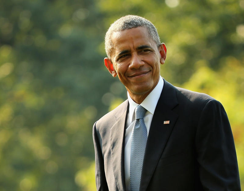 Barack Obama Noam Chomsky, George Soros, Simon Cowell, Jimmy Fallon, Jerry Lee Lewis, Queen Elizabeth II, Dionne Warwick, Clint Eastwood, Barack Obama, Avril Lavigne, Taylor Swift, Celine Dion, Lindsay Lohan, Gabourey Sidibe, Nick Jonas, Justin Bieber, Dwayne Johnson, Abe Vigoda, Zach Braff, Macaulay Culkin, Axl Rose, Michael Jordan, Martin Lawrence, Arnold Schwarzenegger, Carlos Santana, Robert Redford, Chevy Chase, Sean Penn