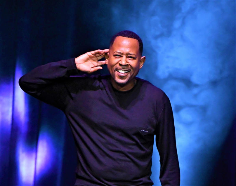 Martin Lawrence Noam Chomsky, George Soros, Simon Cowell, Jimmy Fallon, Jerry Lee Lewis, Queen Elizabeth II, Dionne Warwick, Clint Eastwood, Barack Obama, Avril Lavigne, Taylor Swift, Celine Dion, Lindsay Lohan, Gabourey Sidibe, Nick Jonas, Justin Bieber, Dwayne Johnson, Abe Vigoda, Zach Braff, Macaulay Culkin, Axl Rose, Michael Jordan, Martin Lawrence, Arnold Schwarzenegger, Carlos Santana, Robert Redford, Chevy Chase, Sean Penn