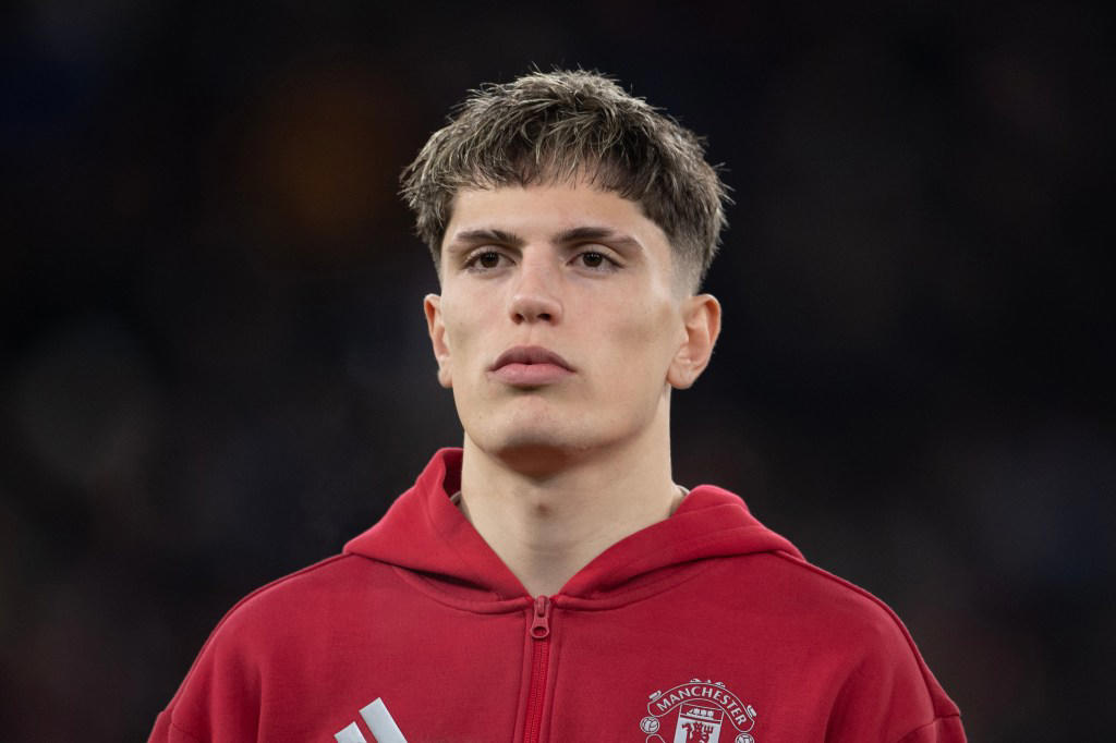 Antony rejects multiple transfer offers to leave Manchester United