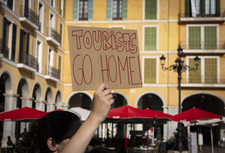 Mallorca's transformation, Not just 'sun and sand' holidays, A more and more expensive destination?, Overtourism protests 'worrying', Changing holiday habits for British tourists, Britons biggest group of tourists apart from Germans