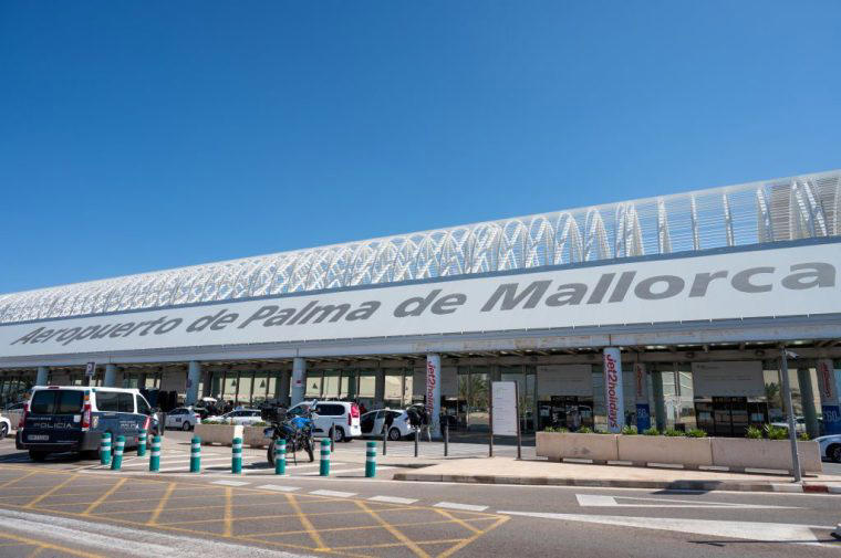 Mallorca's transformation, Not just 'sun and sand' holidays, A more and more expensive destination?, Overtourism protests 'worrying', Changing holiday habits for British tourists, Britons biggest group of tourists apart from Germans