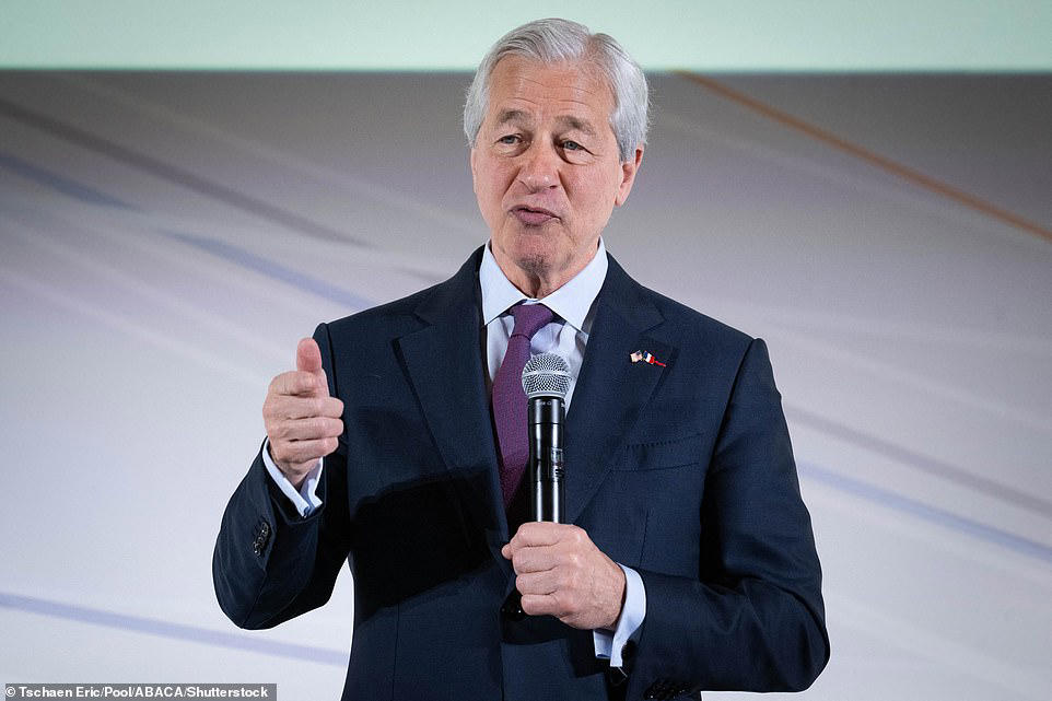 Investor who called 2008 crash delivers grim warning to the US