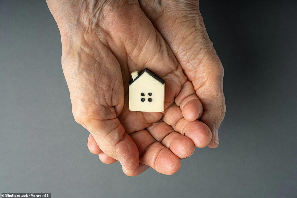 Inheritance tax and gifts: What to know, What you need to know about inheritance tax and gifts, How much can you gift to avoid inheritance tax?, What information will HMRC require?, What counts as a gift?, How do you track down info on gifts, Tips on how to keep a good record of gifts