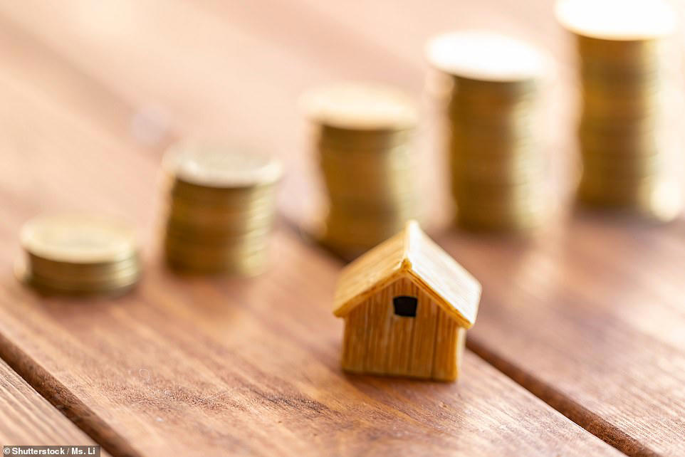 Inheritance tax and gifts: What to know, What you need to know about inheritance tax and gifts, How much can you gift to avoid inheritance tax?, What information will HMRC require?, What counts as a gift?, How do you track down info on gifts, Tips on how to keep a good record of gifts