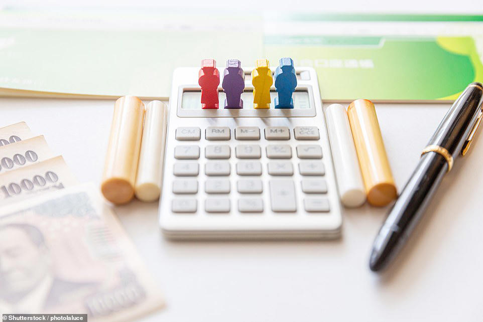 Inheritance tax and gifts: What to know, What you need to know about inheritance tax and gifts, How much can you gift to avoid inheritance tax?, What information will HMRC require?, What counts as a gift?, How do you track down info on gifts, Tips on how to keep a good record of gifts