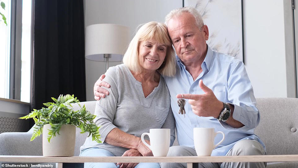 Inheritance tax and gifts: What to know, What you need to know about inheritance tax and gifts, How much can you gift to avoid inheritance tax?, What information will HMRC require?, What counts as a gift?, How do you track down info on gifts, Tips on how to keep a good record of gifts