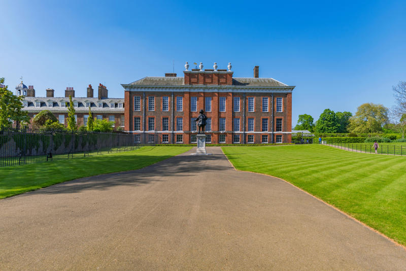 Kensington Palace Kensington Palace, Building Kensington, Home of the royals, The Prince and Princess of Wales, Prince George in pajamas, Prince Harry and Meghan Markle, Princess Margaret, Princess Diana, Close surveillance, The tragedy, Hauntings at Kensington, King George II's ghost, The dining room delivery, J.M. Barrie, Billy Porter, A palace for the public, Nicky Hilton