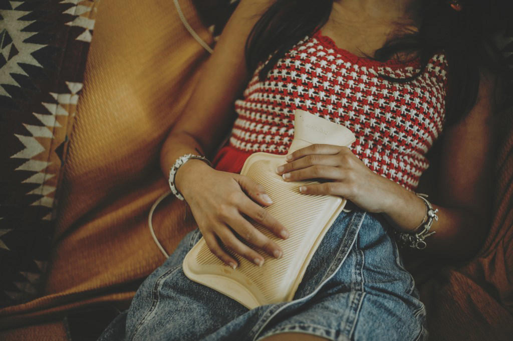 Why is there a gender energy gap? Why is there a gender energy gap?, What are the symptoms of energy loss?, Tips for closing the energy gap, Stay hydrated, Macronutrients are important, Eat regularly, What are the best foods to eat?