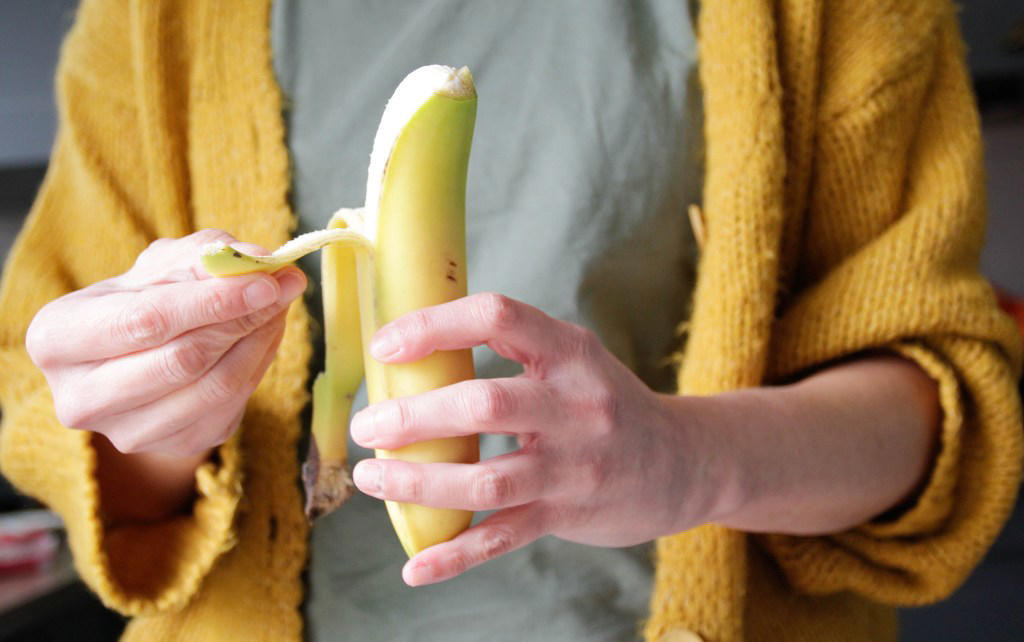 What are the best foods to eat? Why is there a gender energy gap?, What are the symptoms of energy loss?, Tips for closing the energy gap, Stay hydrated, Macronutrients are important, Eat regularly, What are the best foods to eat?