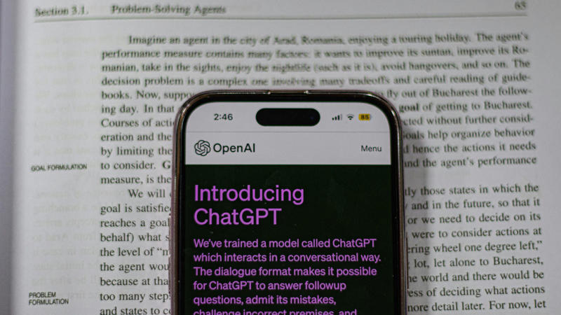 4. Summarizes Large Swathes of Info 1. Understands Complex Queries, 3. Conversational, 4. Summarizes Large Swathes of Info, 5. Can Simplify Complex Concepts, 6. Helps You Think Creatively, 7. Understands Your Prompts, 8. Remembers Your Conversations, 9. Can Analyze Photos, 1. Reliable Sources, 2. Shows Up-to-Date Info, 3. Accesses the Actual Web, 4. Displays Visual Results, 5. Diverse Perspectives, 6. Shows You What's Trending, 7. Gives Direct Links, 8. No Hallucinated Answers, 9. Shows Local Results, 10. Can Deep Dive on Demand